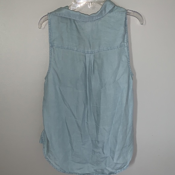 AMERICAN EAGLE SLEEVELESS COLLARED BUTTON UP TOP - Picture 3 of 4